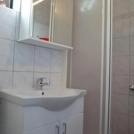 Daire In With Sea View, Balcony, Air Conditioning, Wifi 5153-1 Rogoznica (Sibenik-Knin)