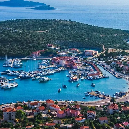 Daire In With Sea View, Balcony, Air Conditioning, Wifi 5153-1 Rogoznica (Sibenik-Knin)